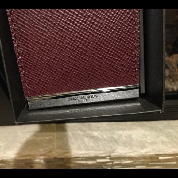 Michael Kors Kamden Luggage Tag in Oxblood - Picture 2 of 3